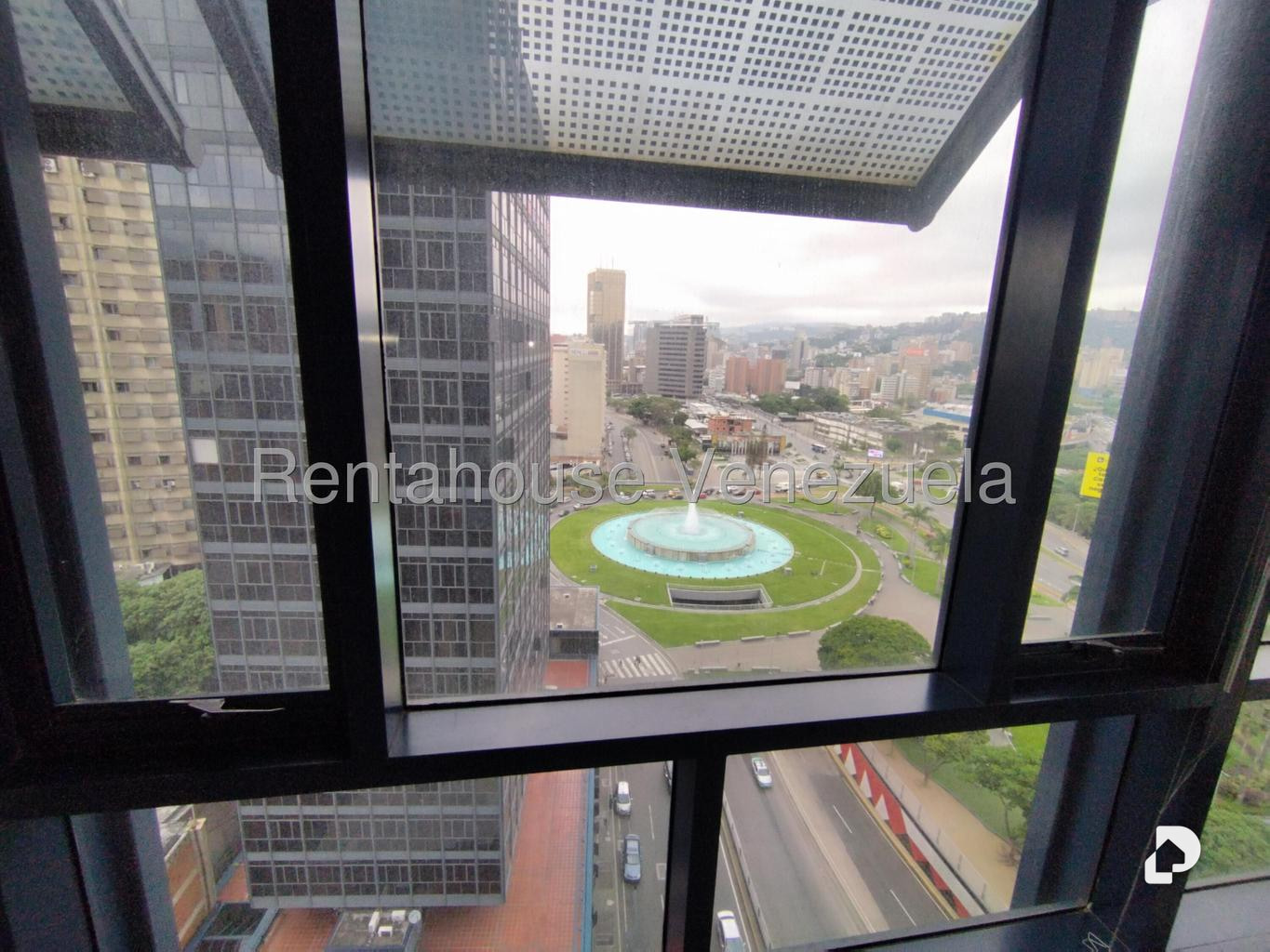 Oficina en Plaza Venezuela, Caracas – 16