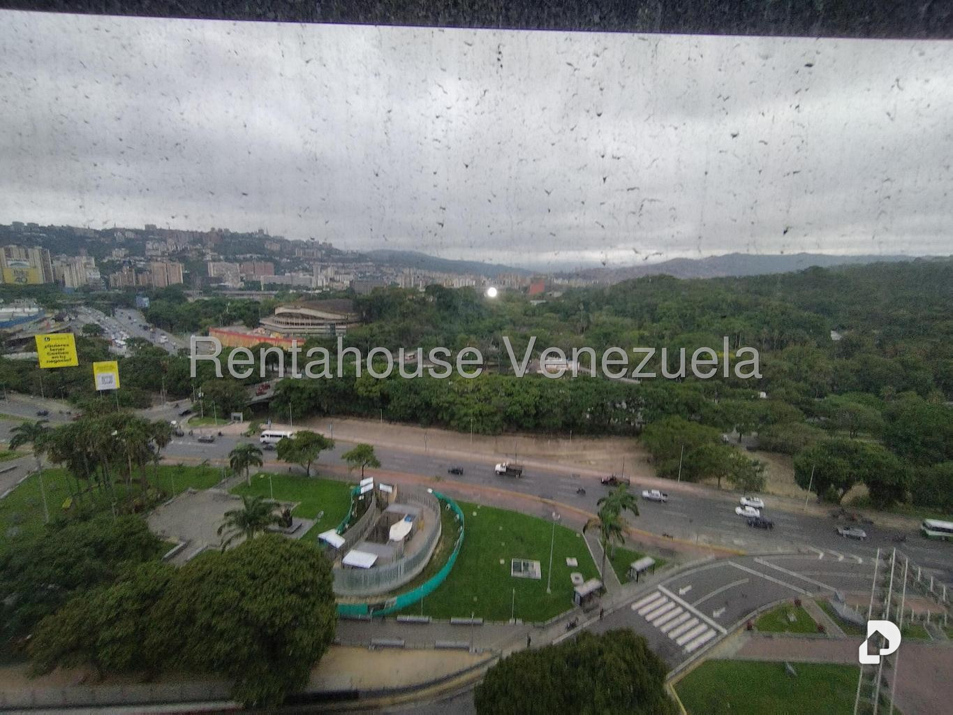 Oficina en Plaza Venezuela, Caracas – 30