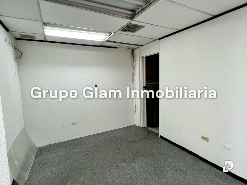Oficina en Los Palos Grandes, Caracas – 9