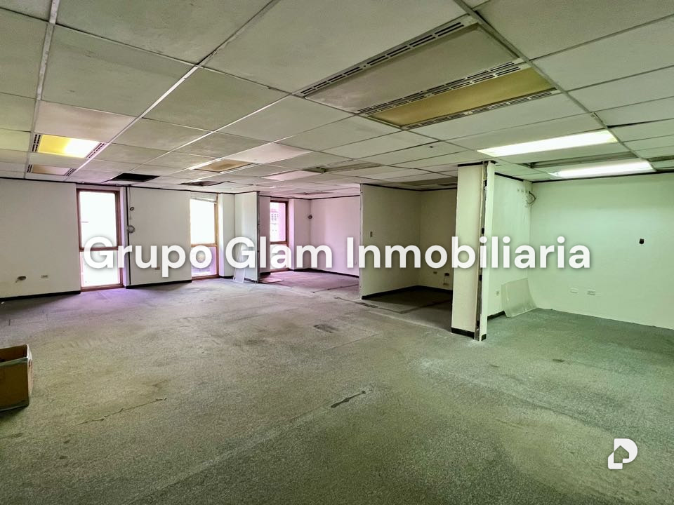 Oficina en Los Palos Grandes, Caracas – 4
