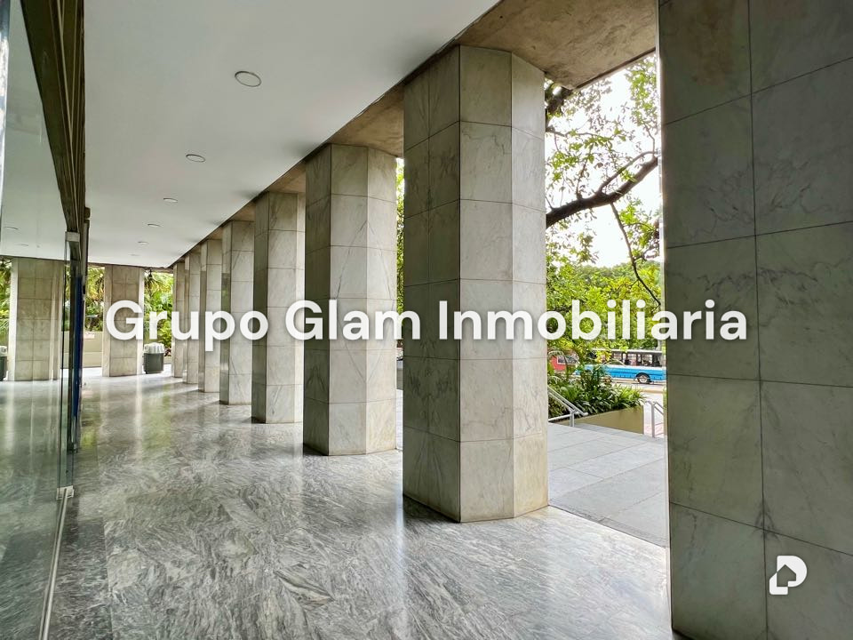 Oficina en Los Palos Grandes, Caracas – 13