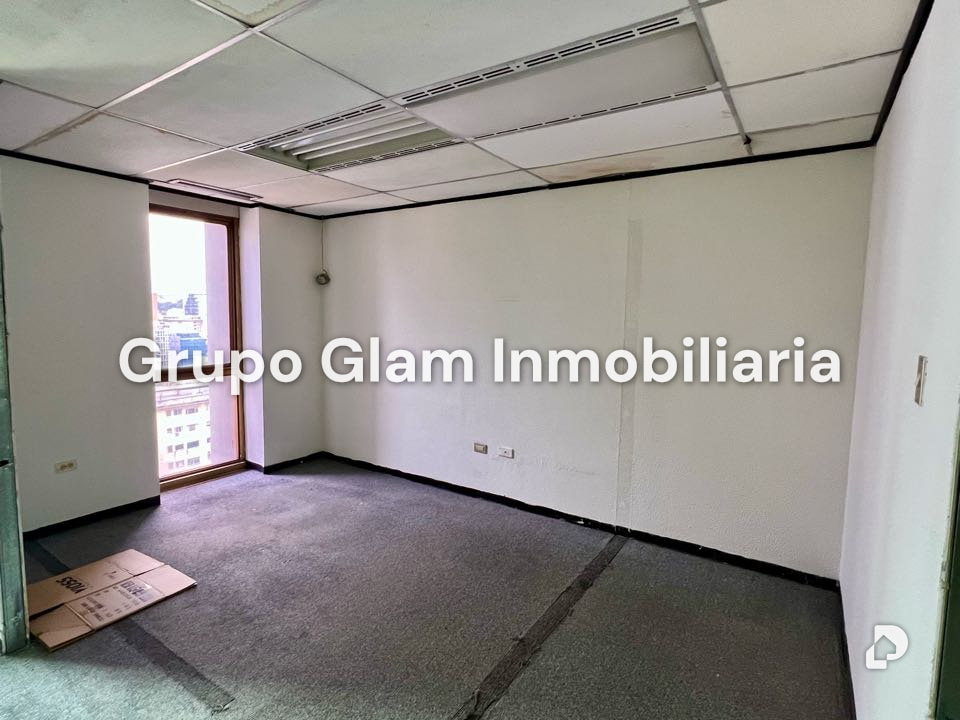 Oficina en Los Palos Grandes, Caracas – 7
