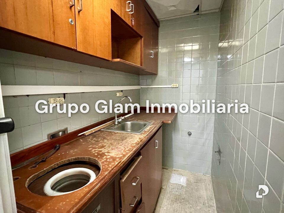 Oficina en Los Palos Grandes, Caracas – 10