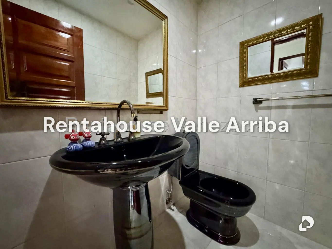 Casa en Colinas de Vista Alegre, Caracas – 23