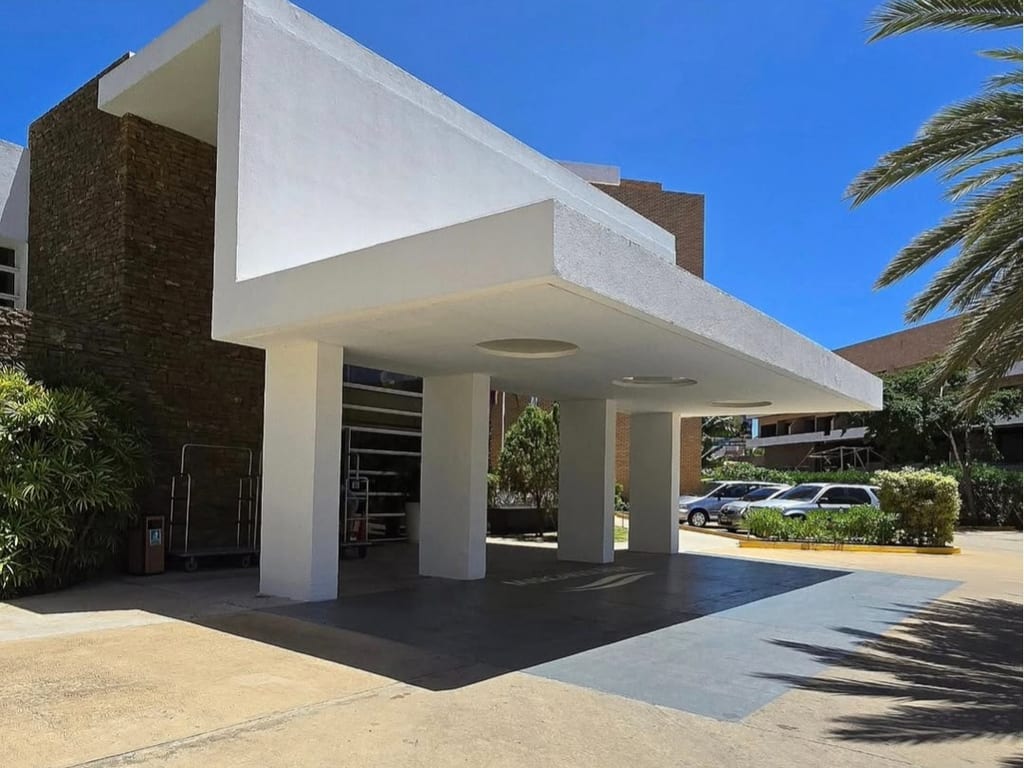 Apartamento en Urbanización Playa El Ángel, Porlamar - 1