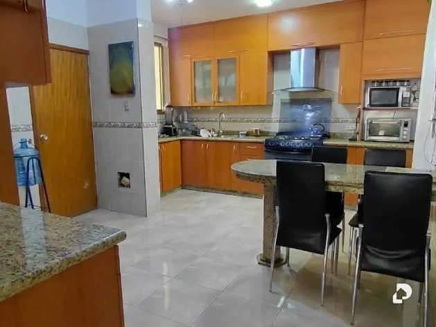 Casa en Parroquia Urbana San José, Valencia – 3