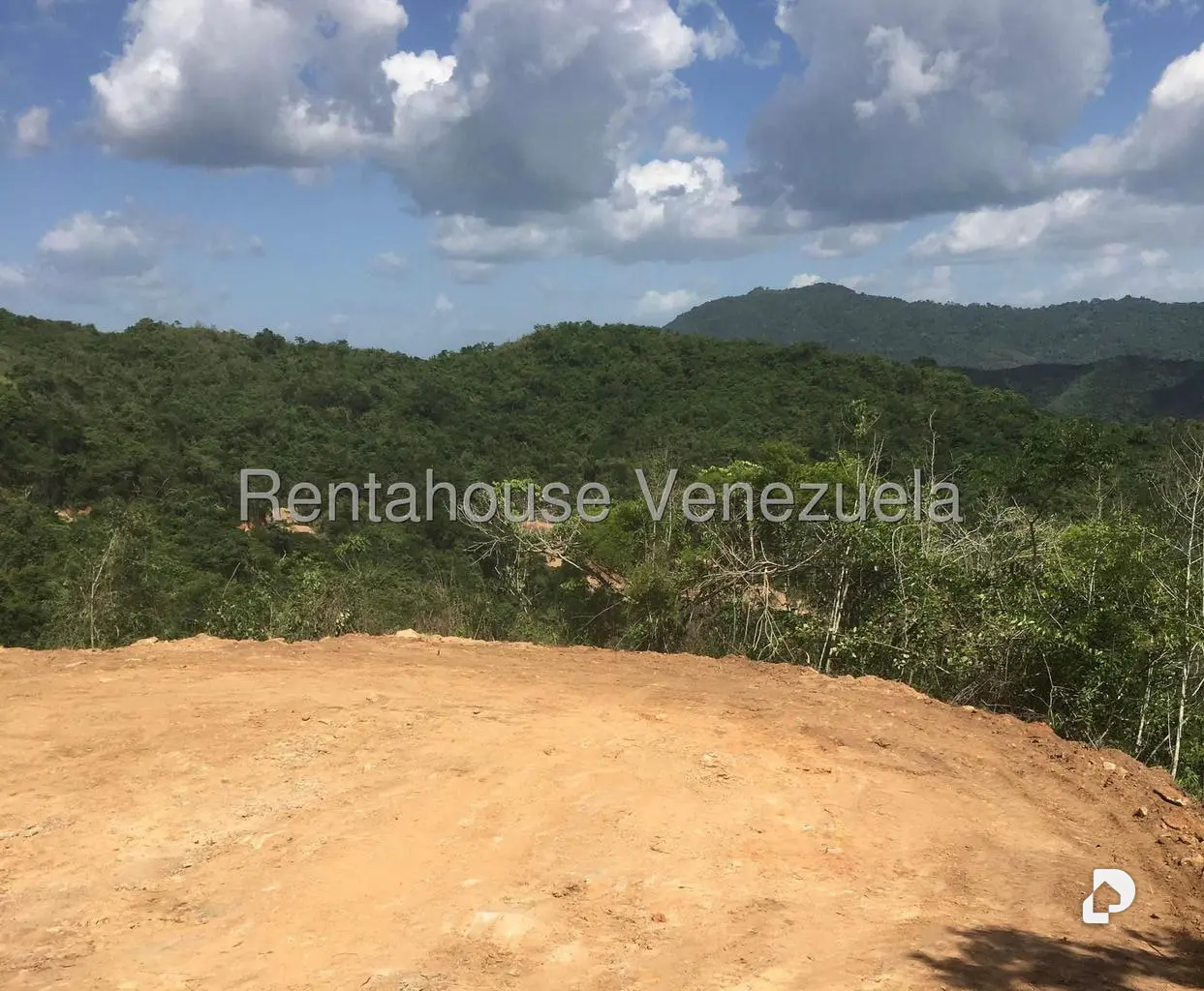 Terreno en Bosques de La Lagunita, Caracas – 3