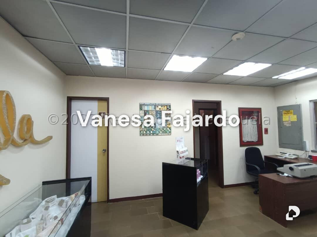 Building in La Urbina, Caracas – 18