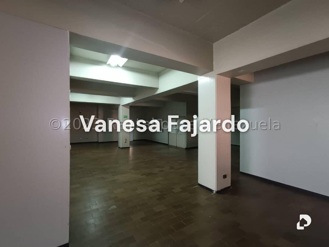 Building in La Urbina, Caracas – 27