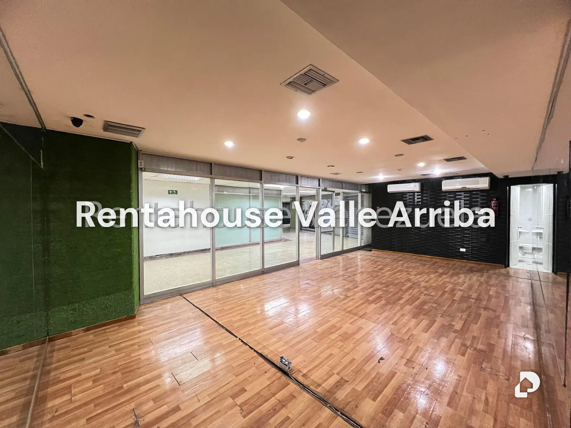 Local comercial en Los Palos Grandes, Caracas – 3