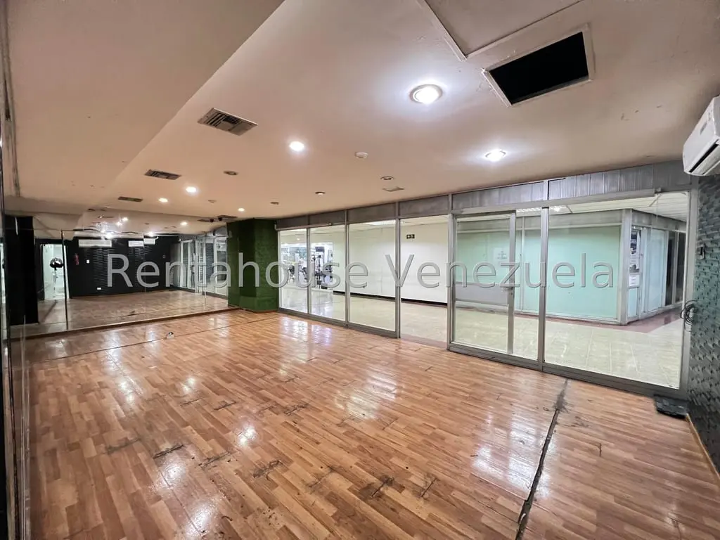 Commercial space in Los Palos Grandes, Caracas - 1