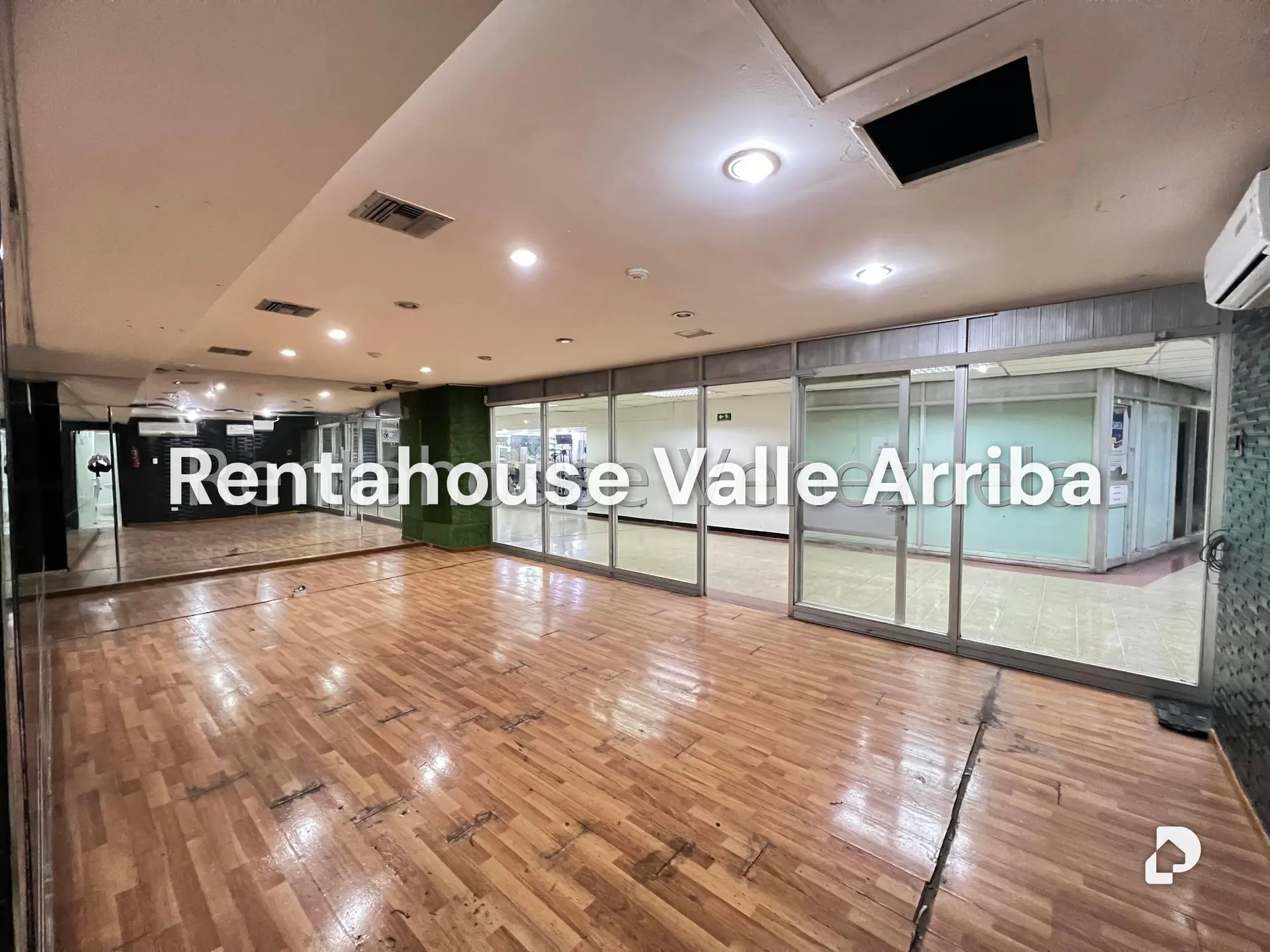 Local comercial en Los Palos Grandes, Caracas – 1