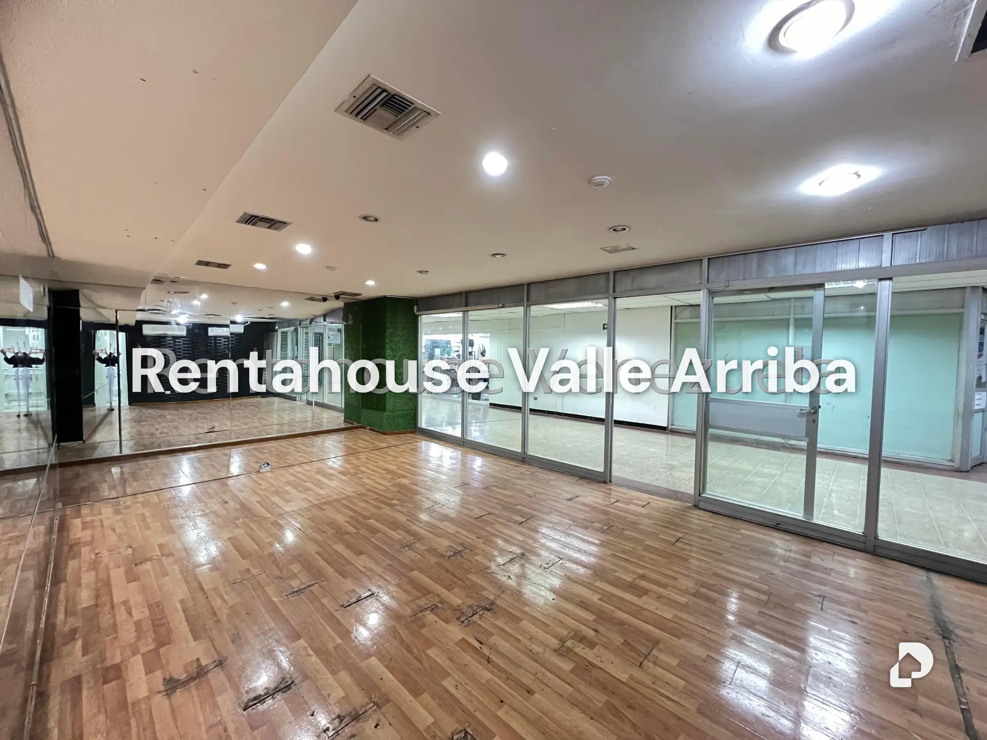 Local comercial en Los Palos Grandes, Caracas – 5