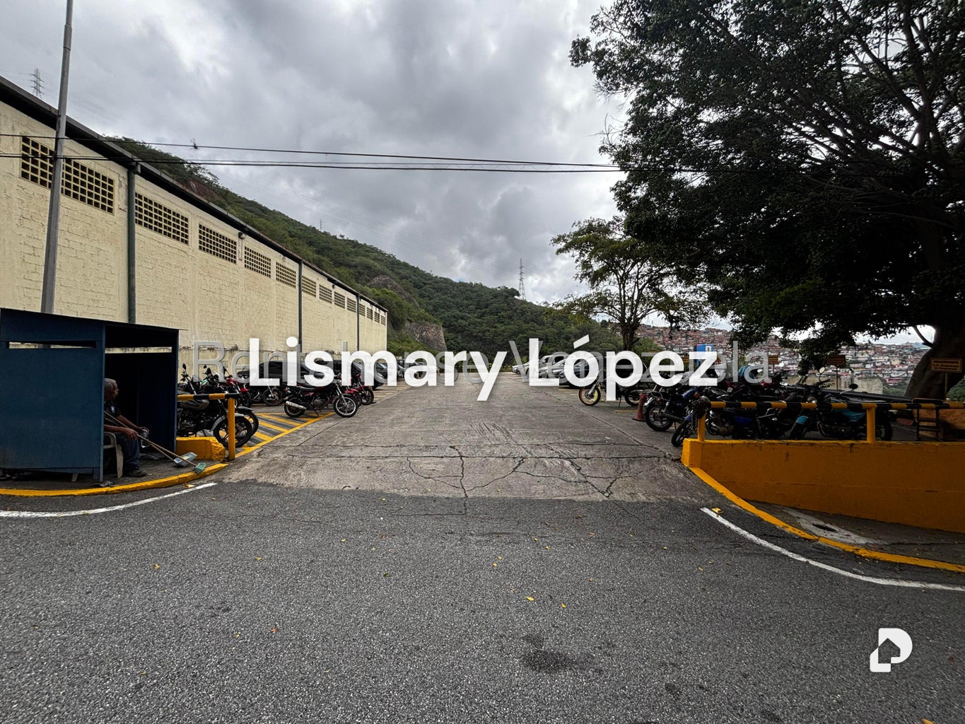 Galpón en El Valle, Caracas – 30