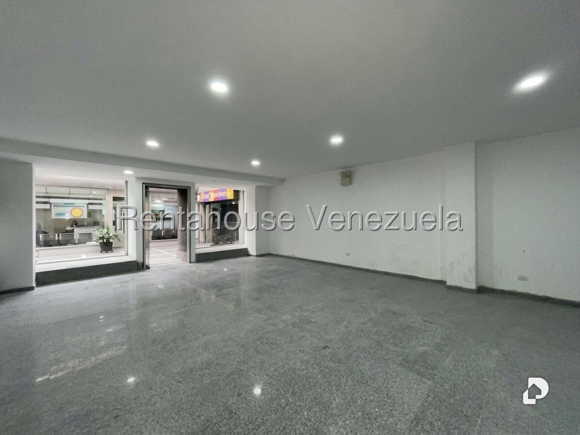 Local comercial en Santa Paula, Caracas – 12
