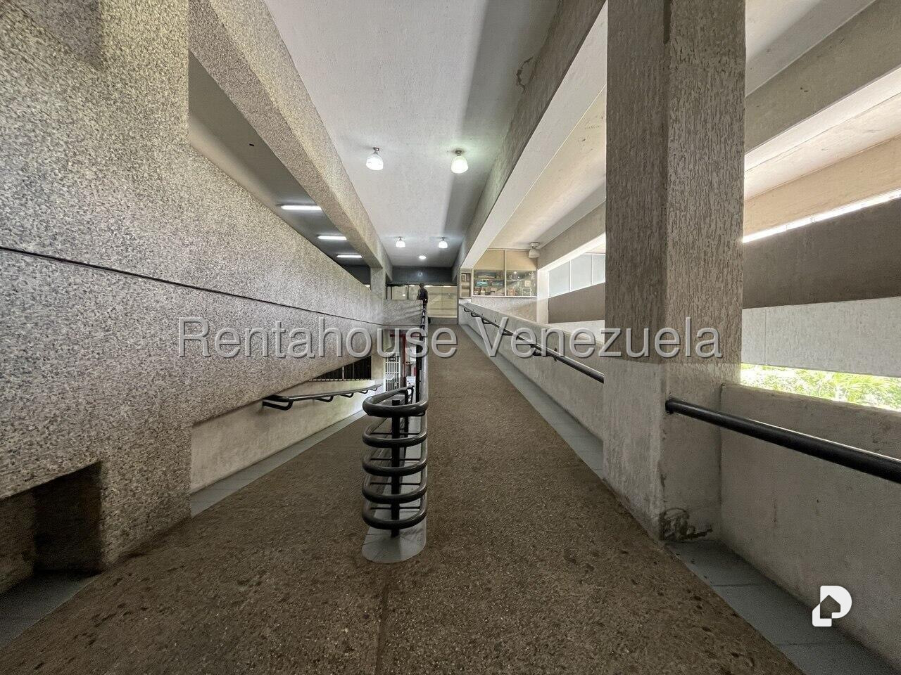 Local comercial en Santa Paula, Caracas – 16