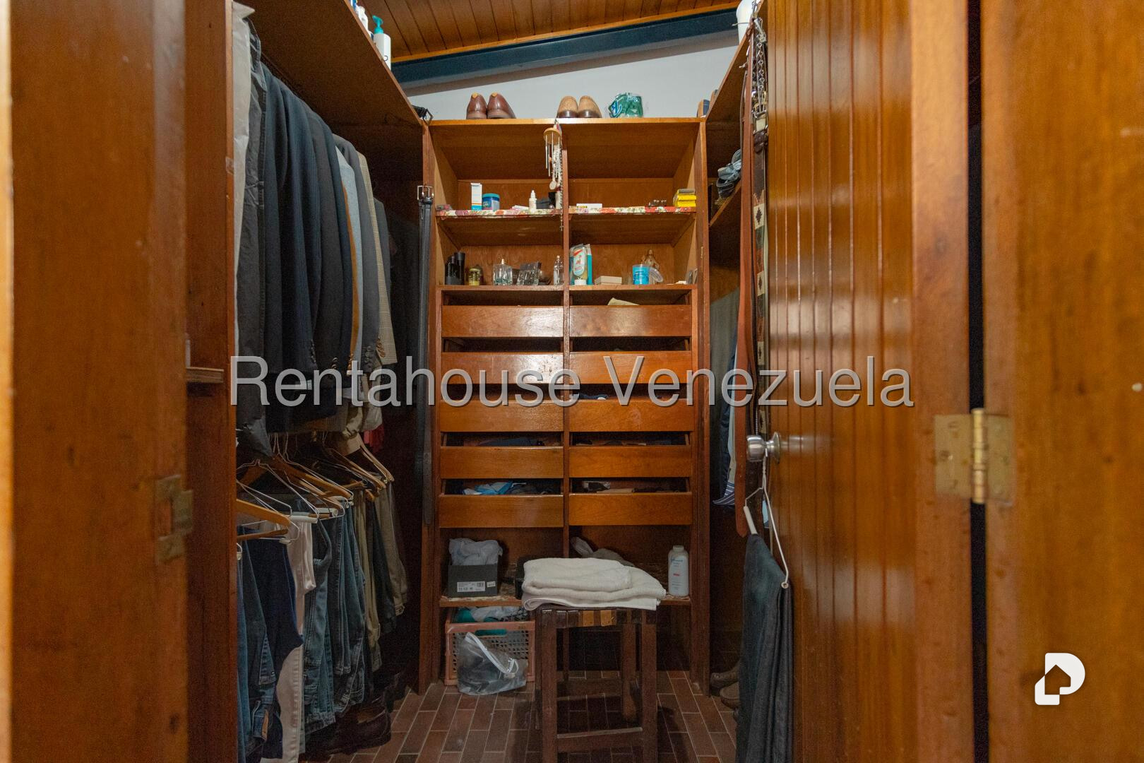 Casa en Prados del Este, Caracas – 17