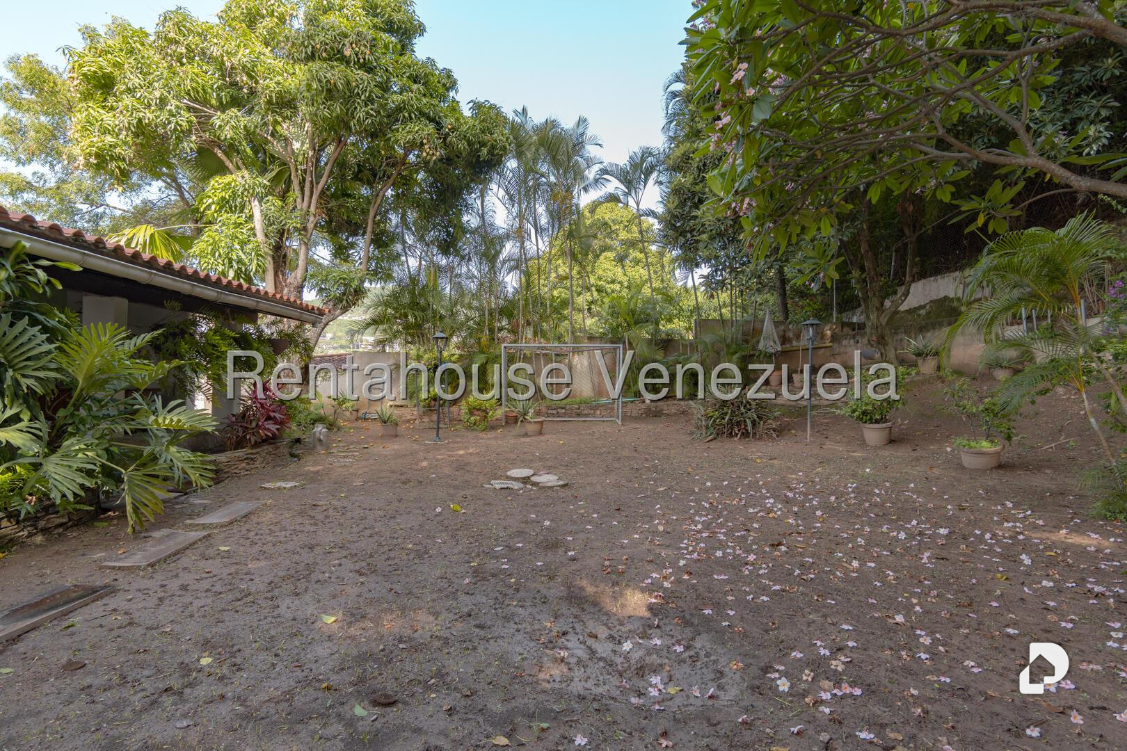 Casa en Prados del Este, Caracas – 28