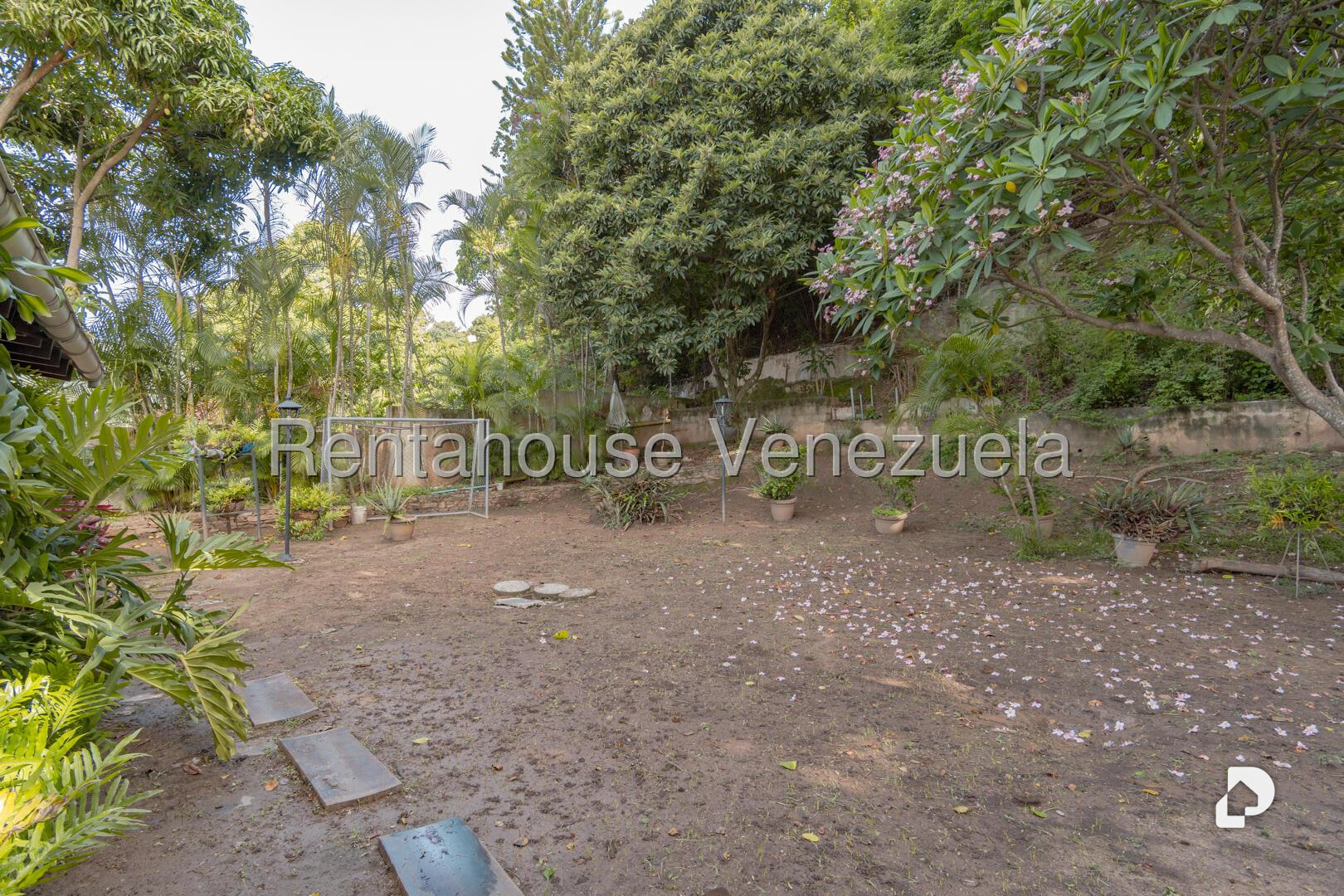 Casa en Prados del Este, Caracas – 31