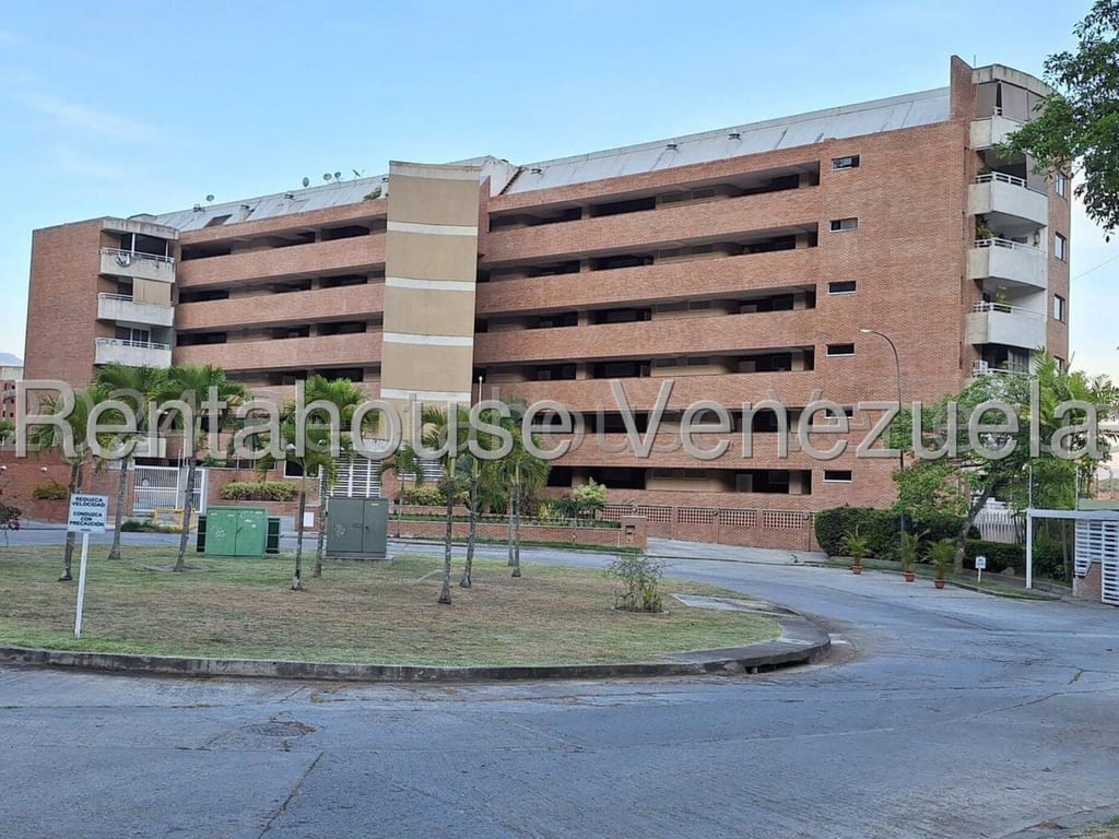 Townhouse en Mañongo, Naguanagua - 1
