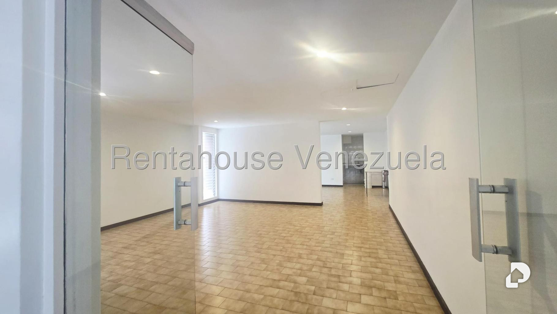 Apartamento en Los Palos Grandes, Caracas – 24