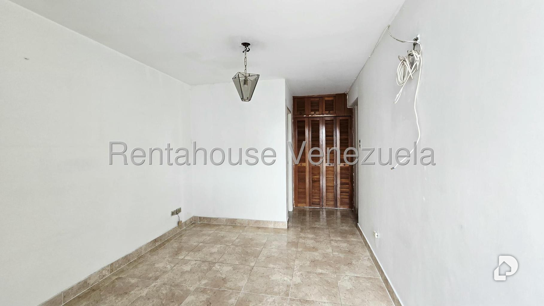 Apartamento en Los Palos Grandes, Caracas – 17