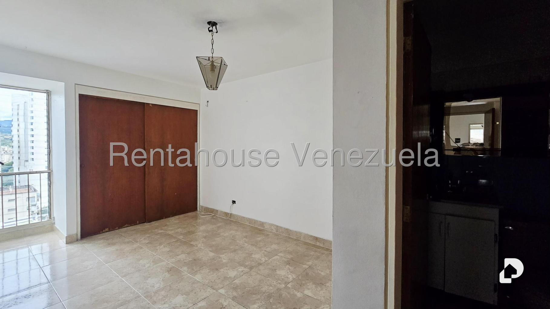 Apartamento en Los Palos Grandes, Caracas – 15