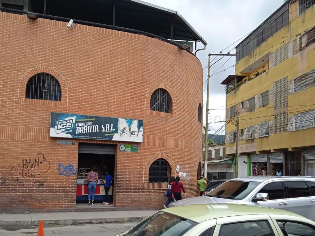 Local comercial en Baruta, Caracas - 1