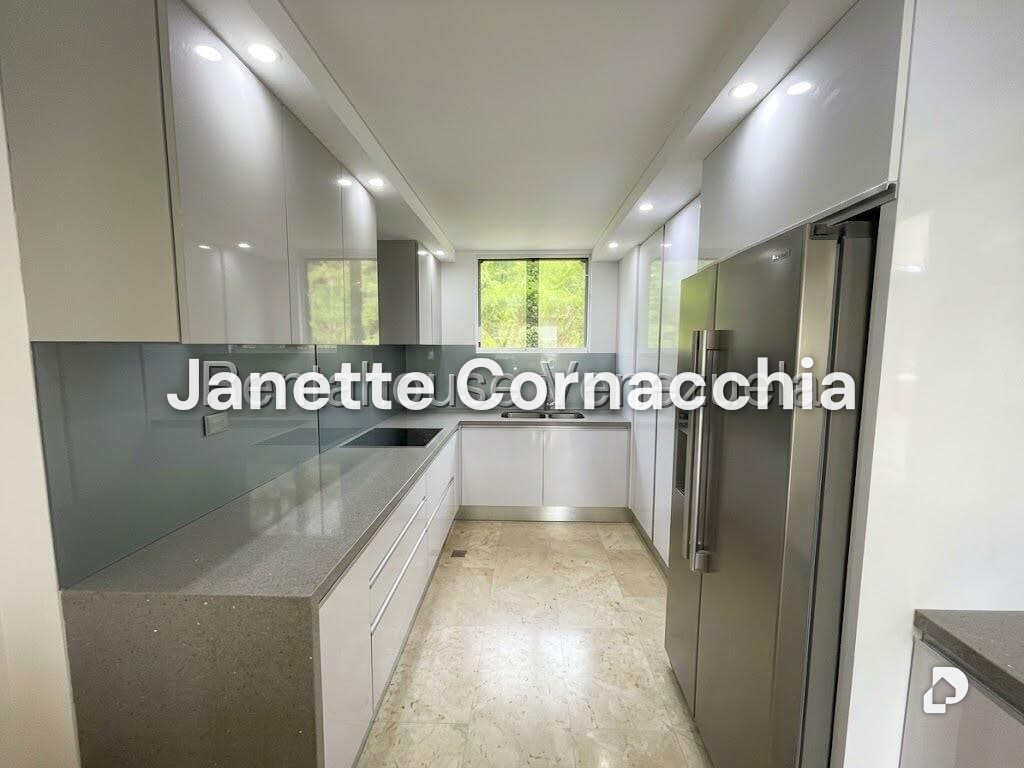 Apartamento en Colinas de La Tahona, Caracas