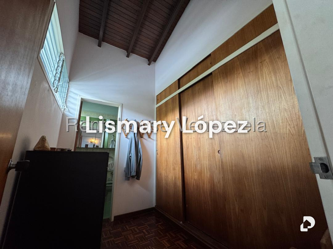 Casa en Alto Prado, Caracas – 25