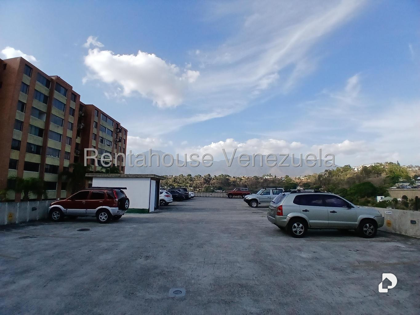 Apartamento en Los Naranjos Humboldt, Caracas – 2