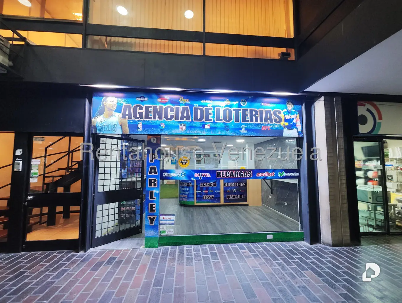 Local comercial en Prados del Este, Caracas
