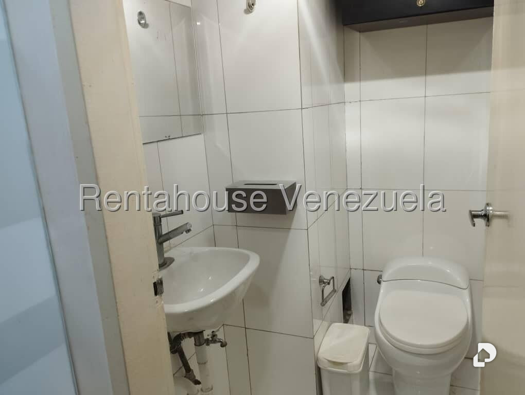 Oficina en Las Mercedes, Caracas – 12