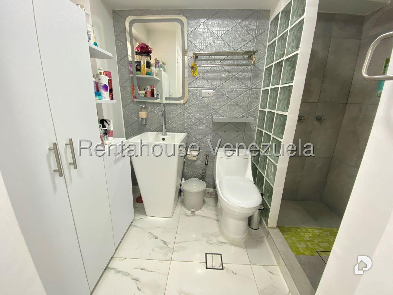 Apartamento en Santa Rosa de Lima, Caracas – 11