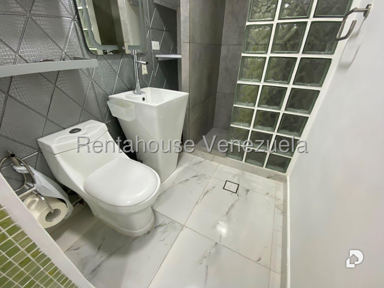 Apartamento en Santa Rosa de Lima, Caracas – 14