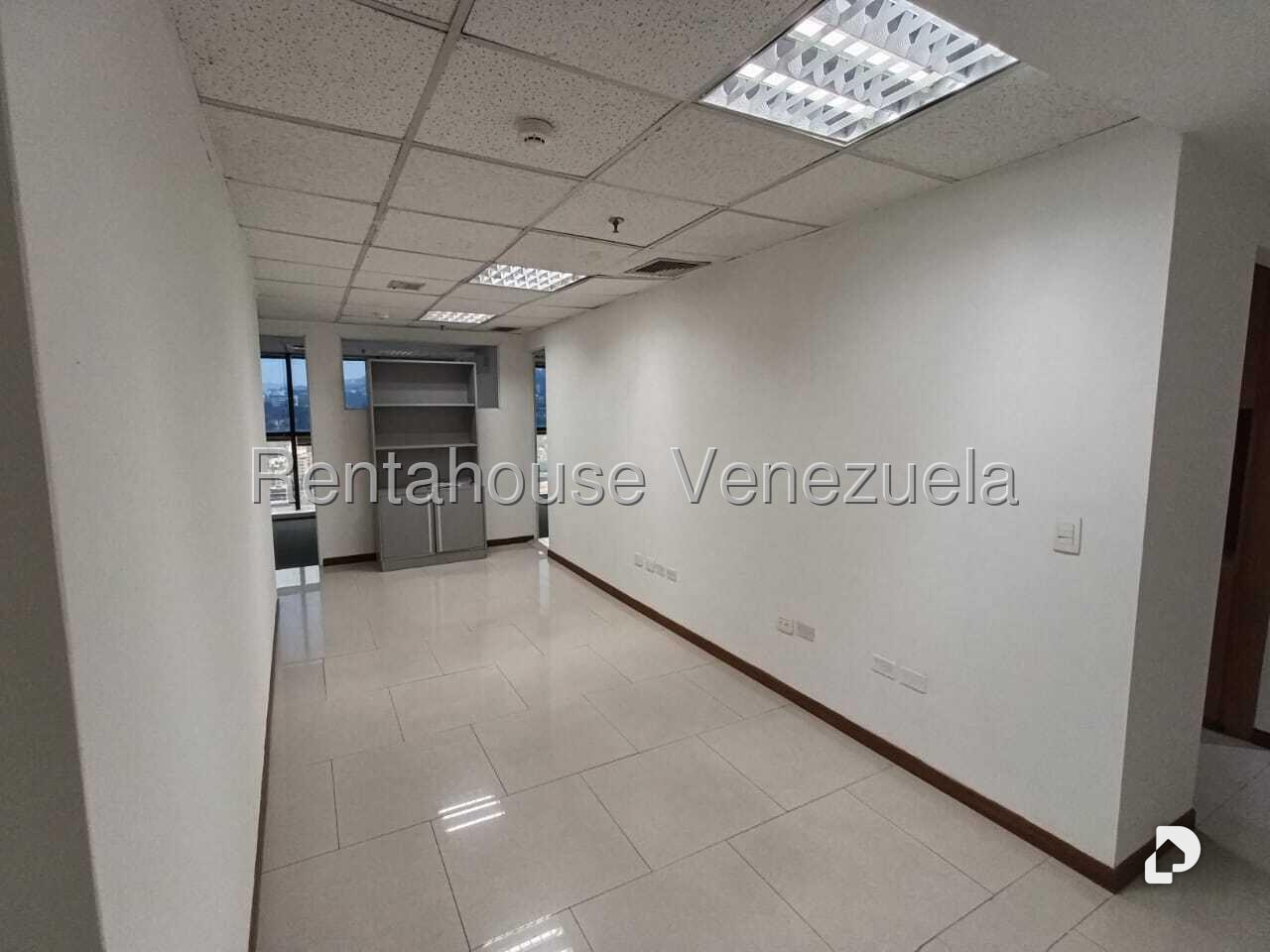 Oficina en El Bosque, Caracas – 20