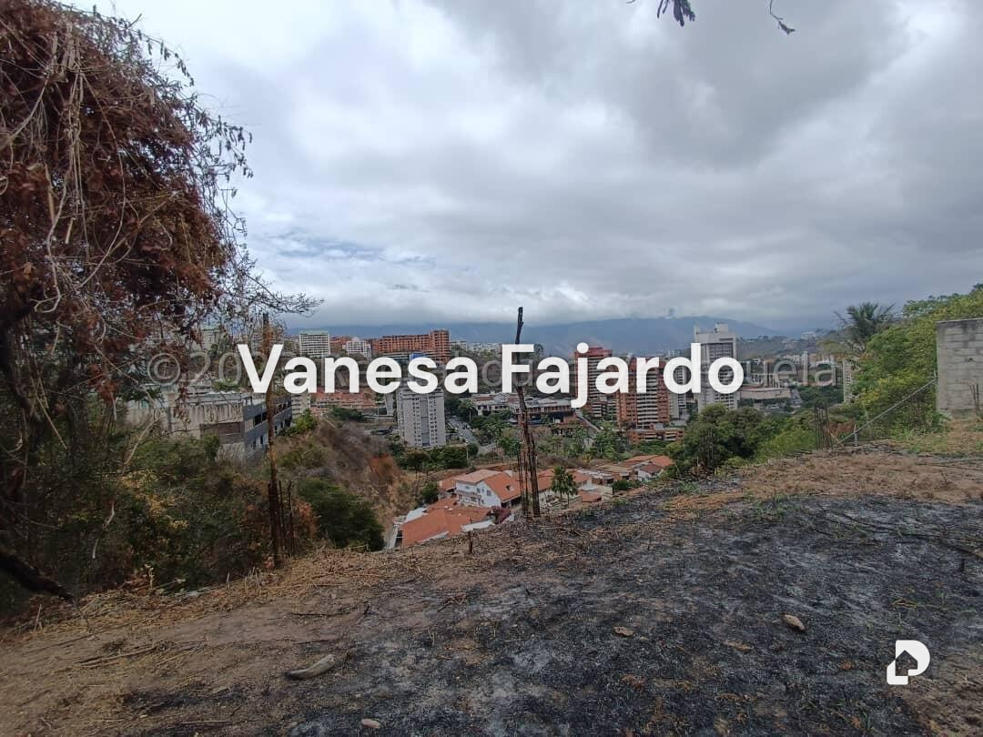 Terreno en Santa Fe Norte, Caracas – 11