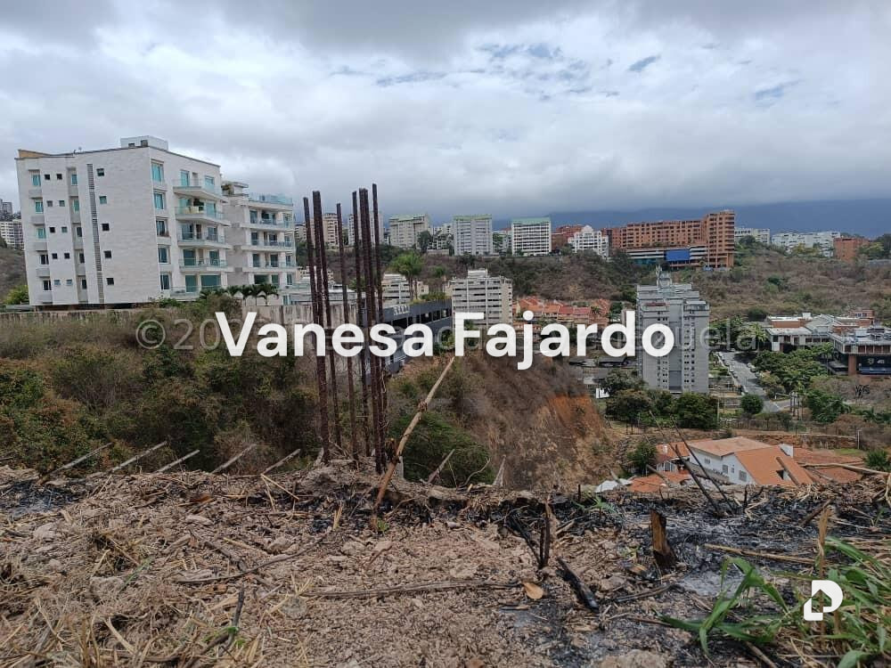 Terreno en Santa Fe Norte, Caracas – 18