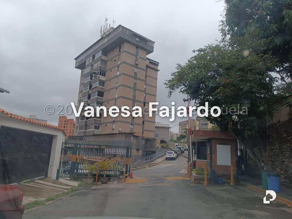 Terreno en Santa Fe Norte, Caracas – 19