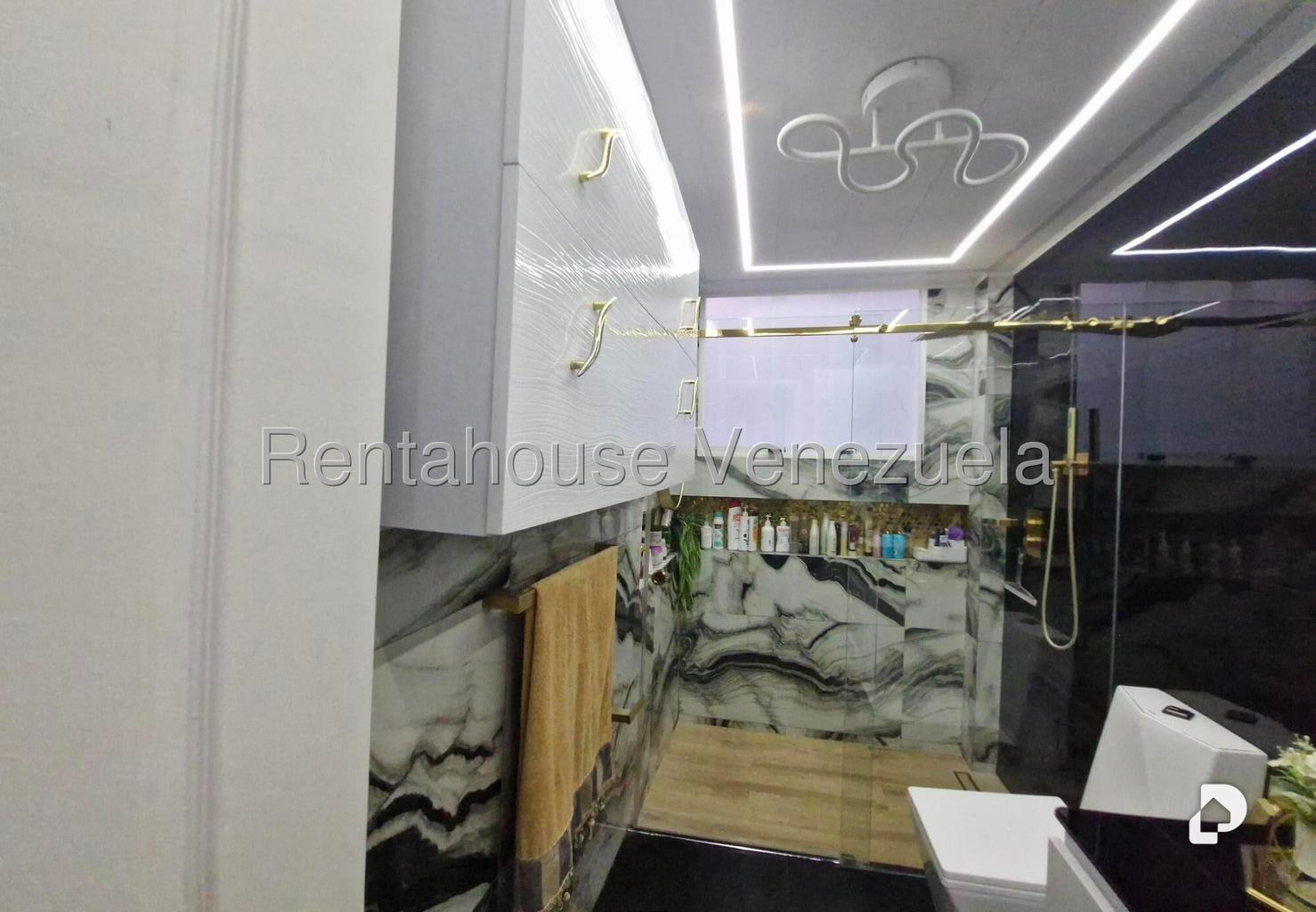 Apartamento en Los Palos Grandes, Caracas – 18