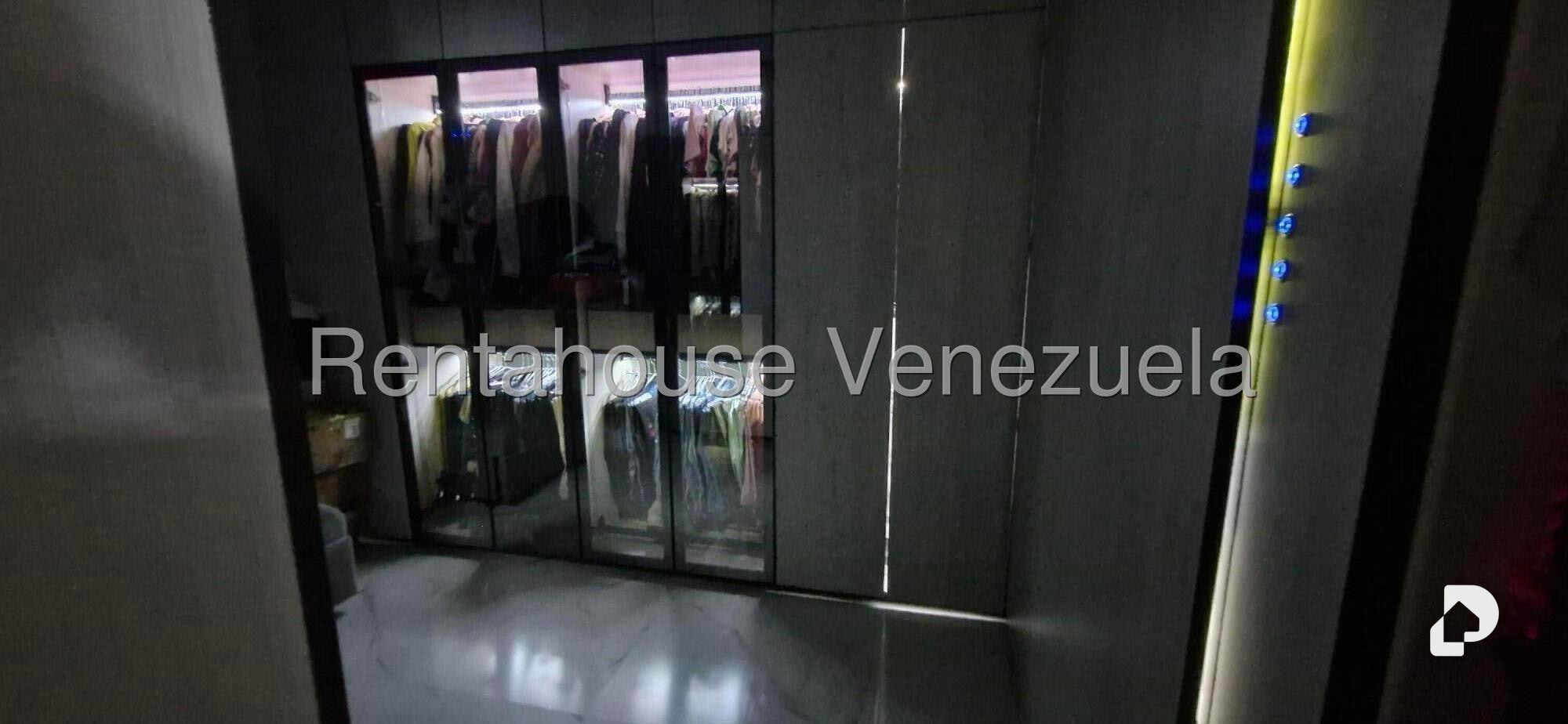 Apartamento en Los Palos Grandes, Caracas – 17