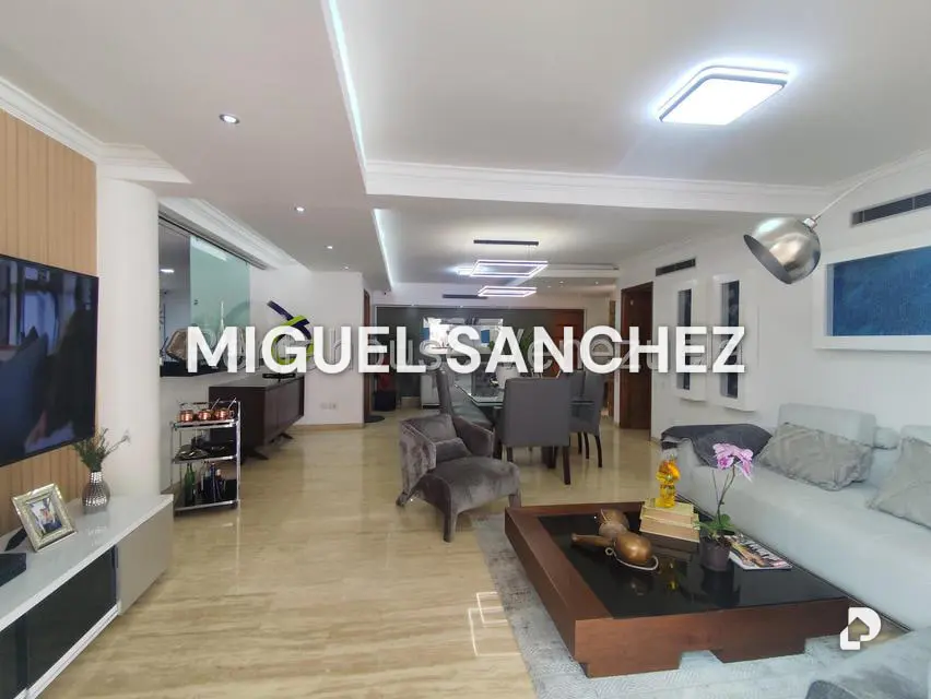 Casa en Lomas de La Laguntia, Caracas – 7