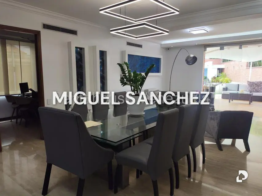 Casa en Lomas de La Laguntia, Caracas – 13