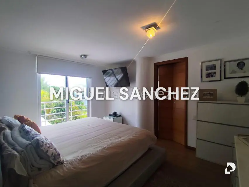 Casa en Lomas de La Laguntia, Caracas – 22