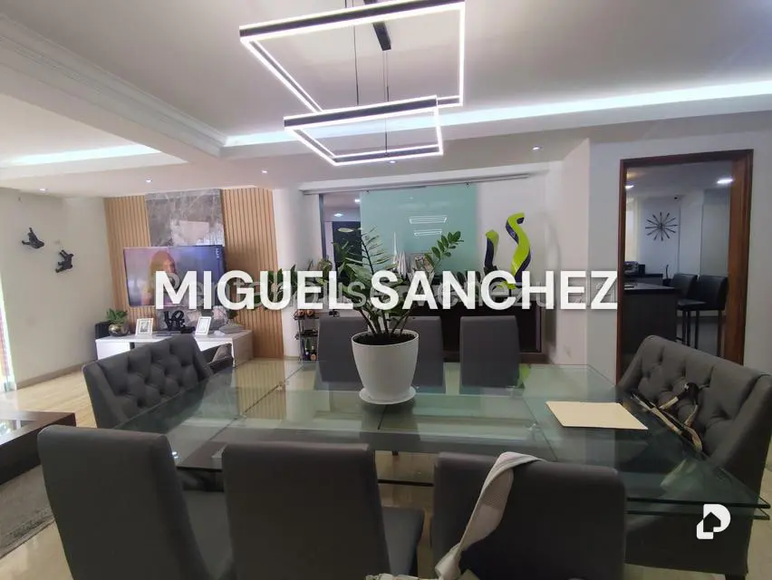 Casa en Lomas de La Laguntia, Caracas – 11