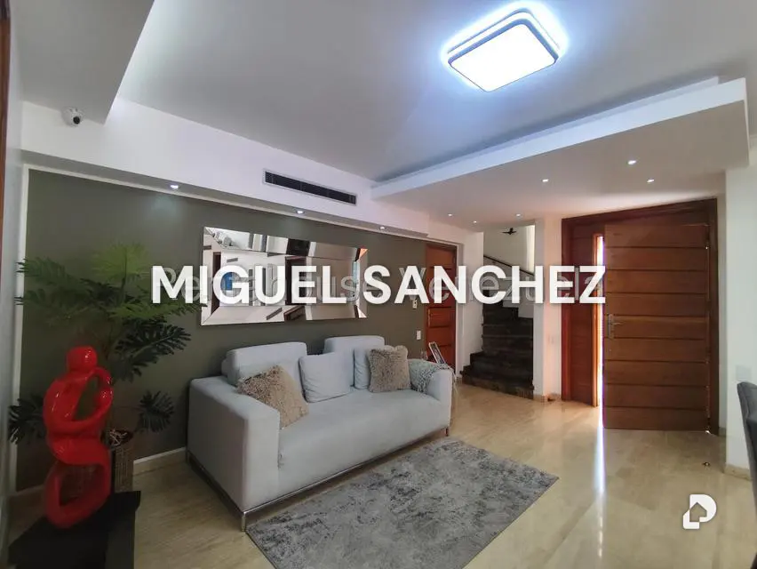 Casa en Lomas de La Laguntia, Caracas – 9