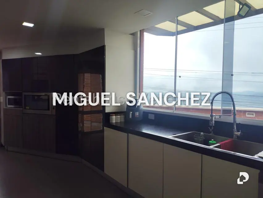 Casa en Lomas de La Laguntia, Caracas – 20