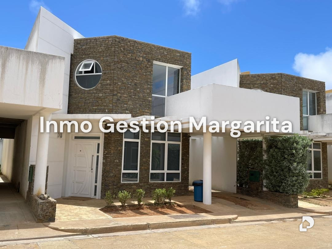 Townhouse in Los Robles, Porlamar – 1