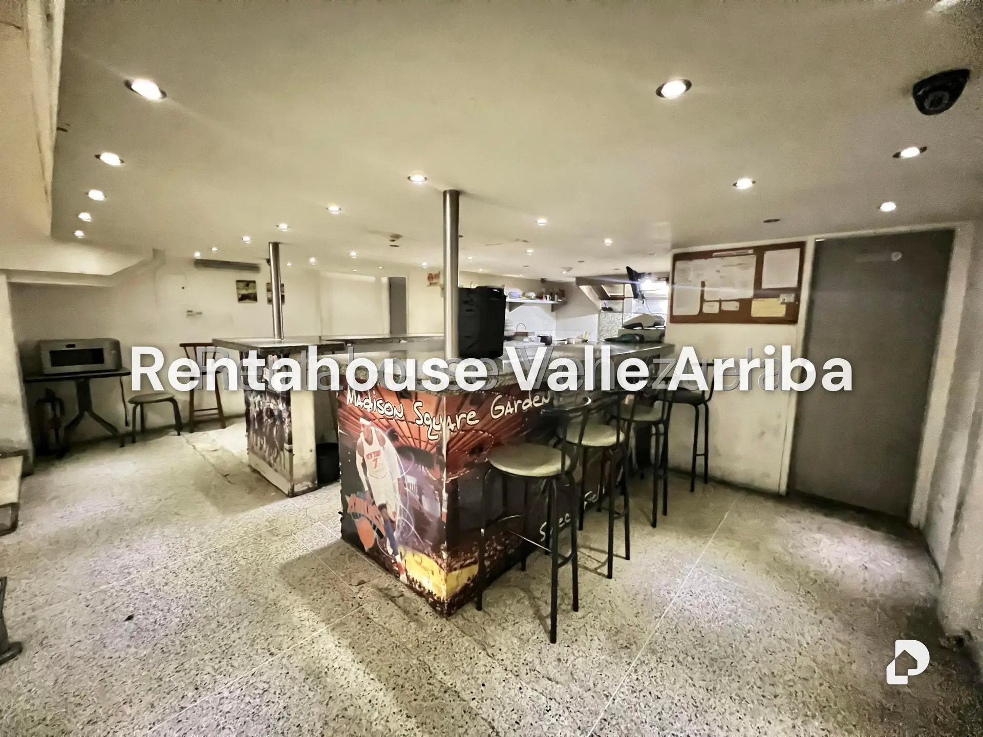 Local comercial en Parroquia La Candelaria, Caracas – 12