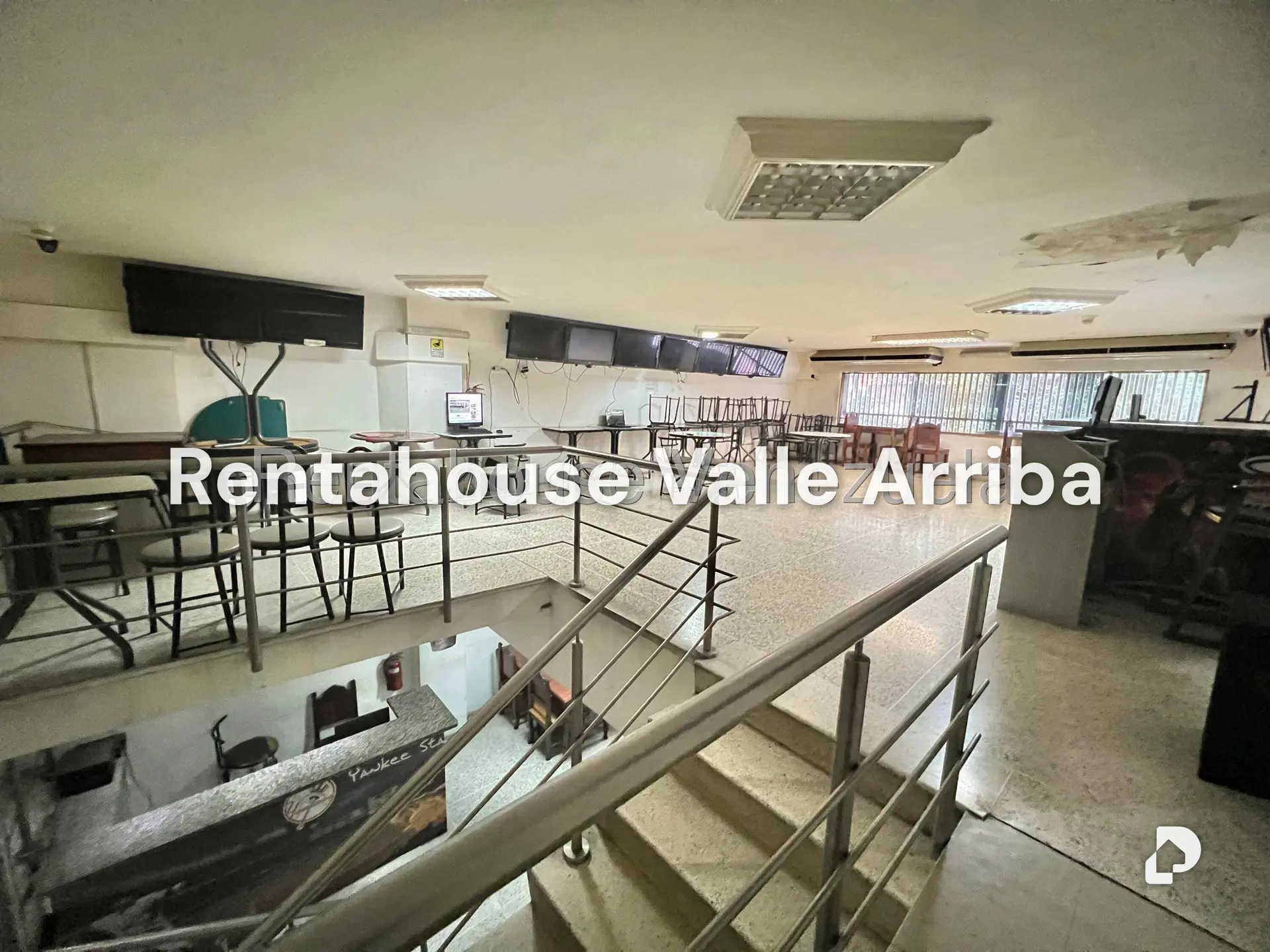 Local comercial en Parroquia La Candelaria, Caracas – 19